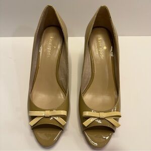 Kate Spade Nude Patent Bow Peep Toe Wedges Size 6